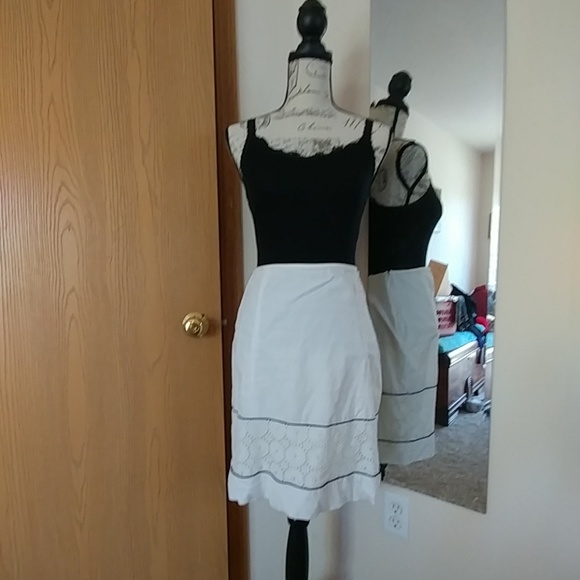 Willi Smith Dresses & Skirts - 👠Beautiful black and white a line skirt.